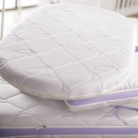 Träumeland® Ovalno ležišče za zibelko Carry Cot Wash 73x28 Träumeland