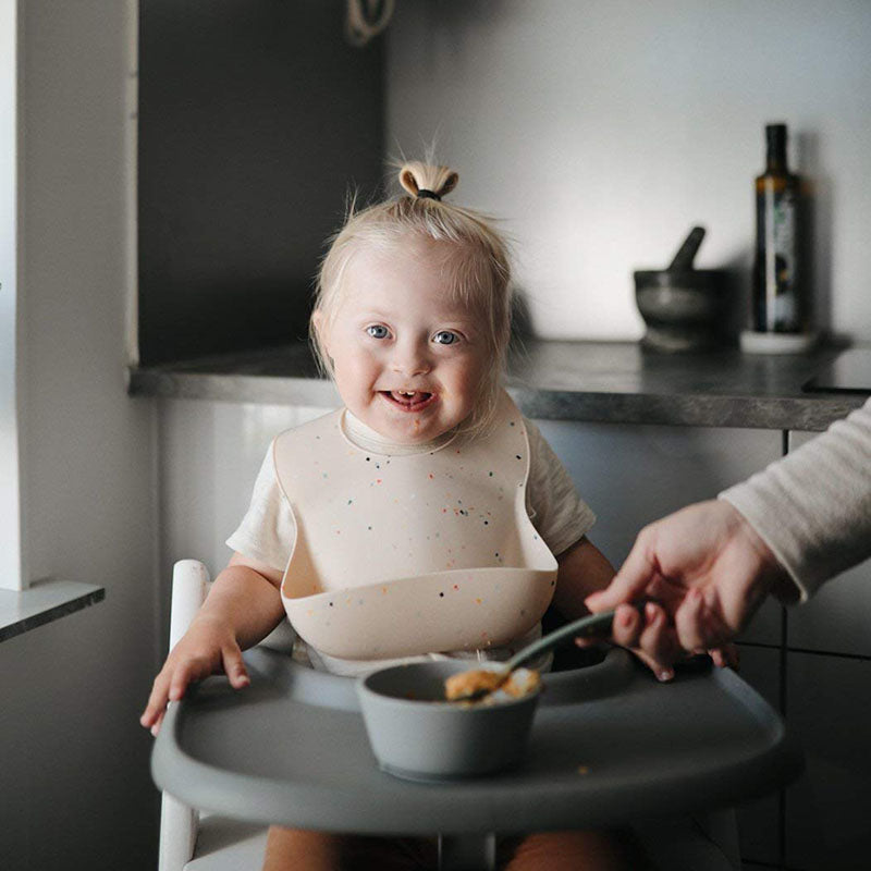 Mushie® Silikonska skledica z vakuumskim dnom Blush Mushie