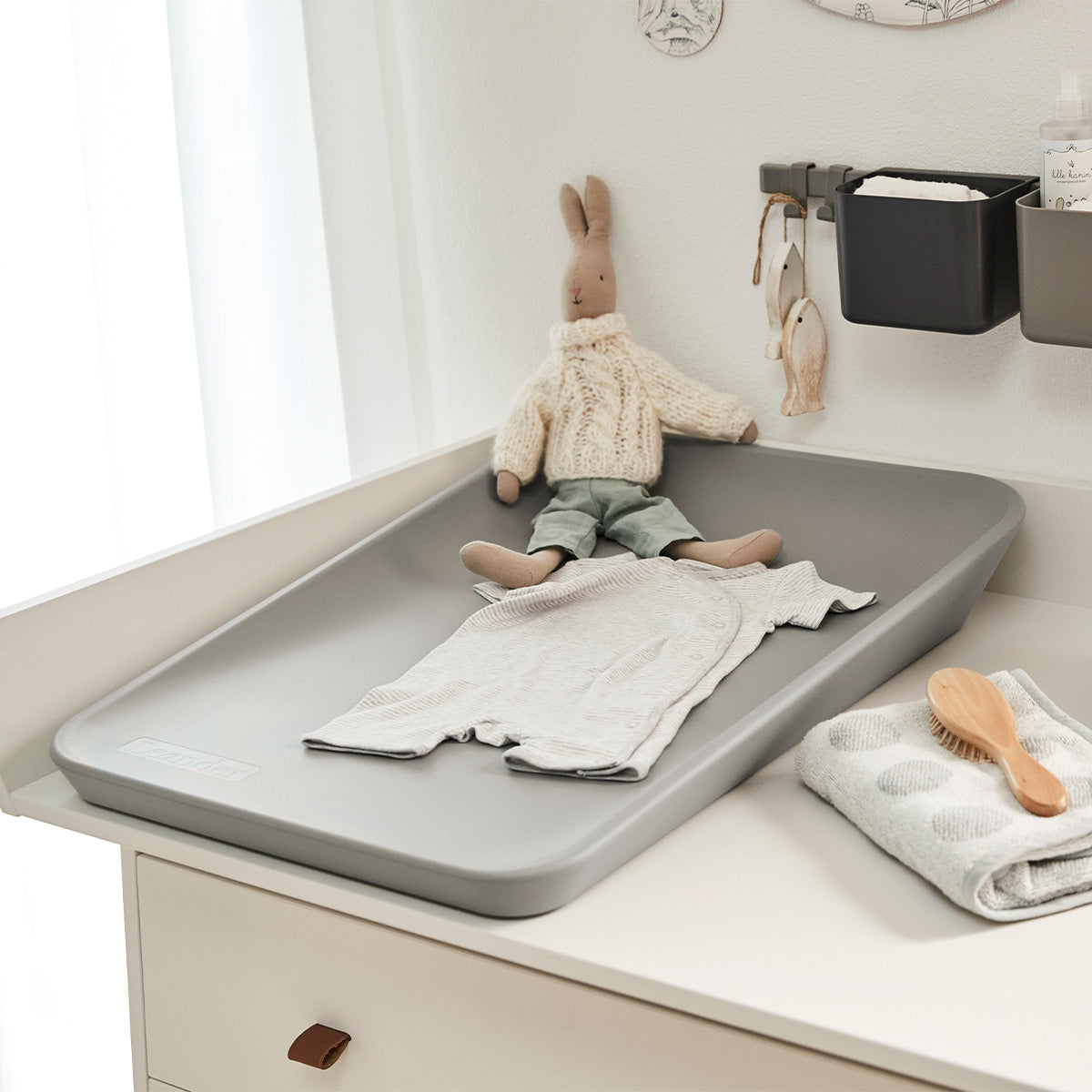 Leander® Previjalna podloga Matty Pearl Grey Leander