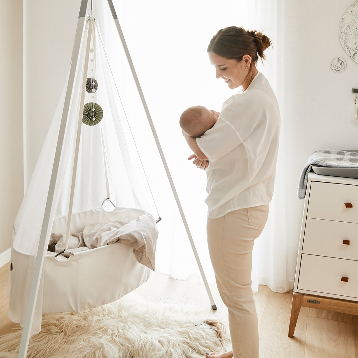 Leander® Otroška viseča zibelka (brez stojala) White Leander