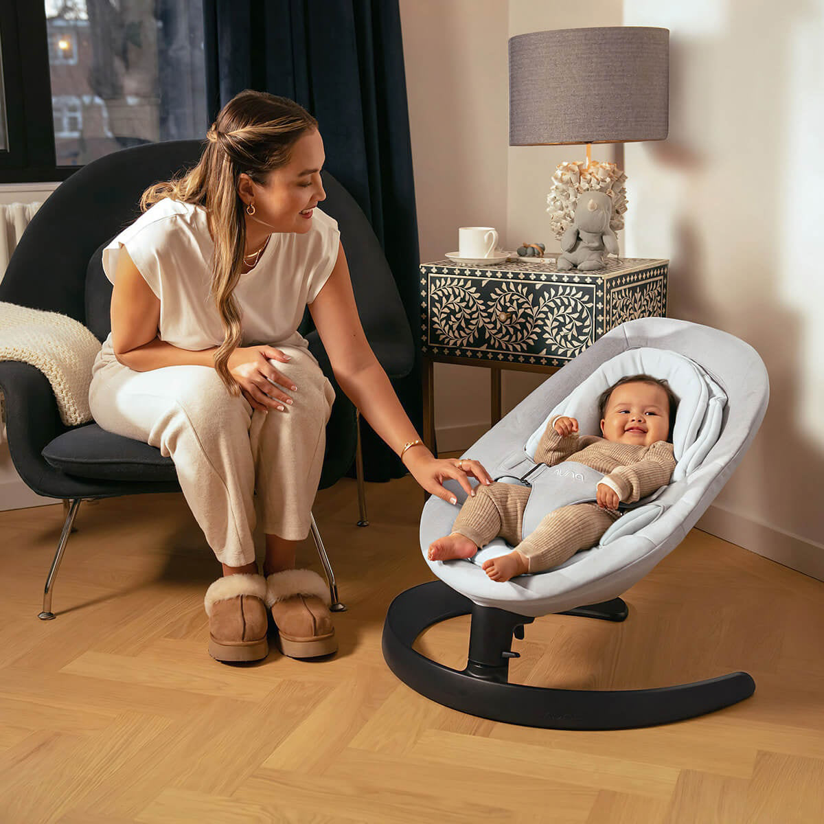 Nuna® Ležalnik Leaf™ Grow z igralnim lokom Driftwood Nuna