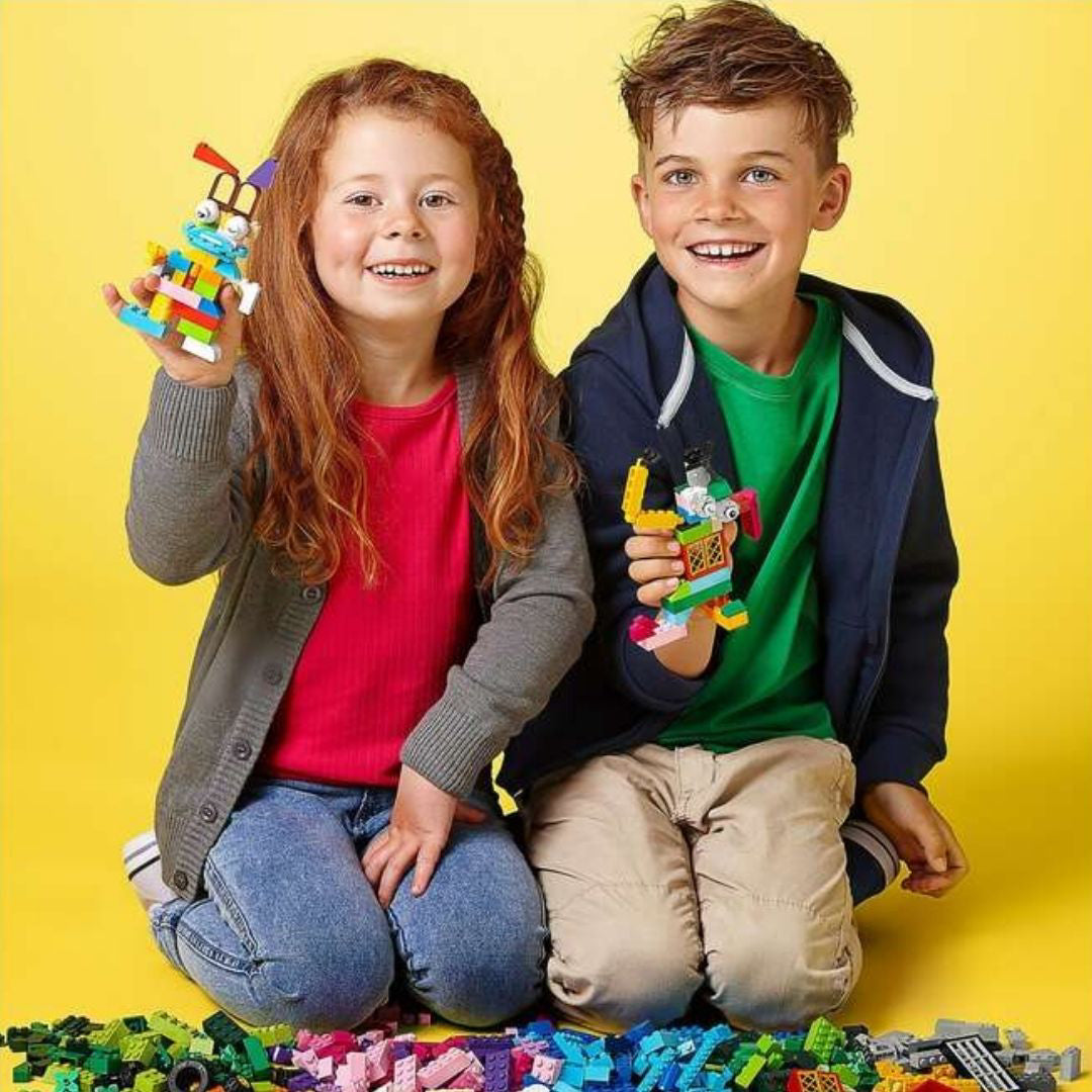 Lego® CLASSIC Srednje velika ustvarjalna škatla s kockami Lego