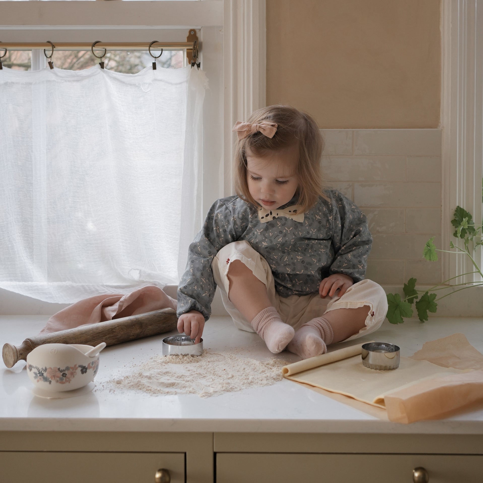 Elodie® Silikonska skledica z žličko Blue Garden Elodie Details