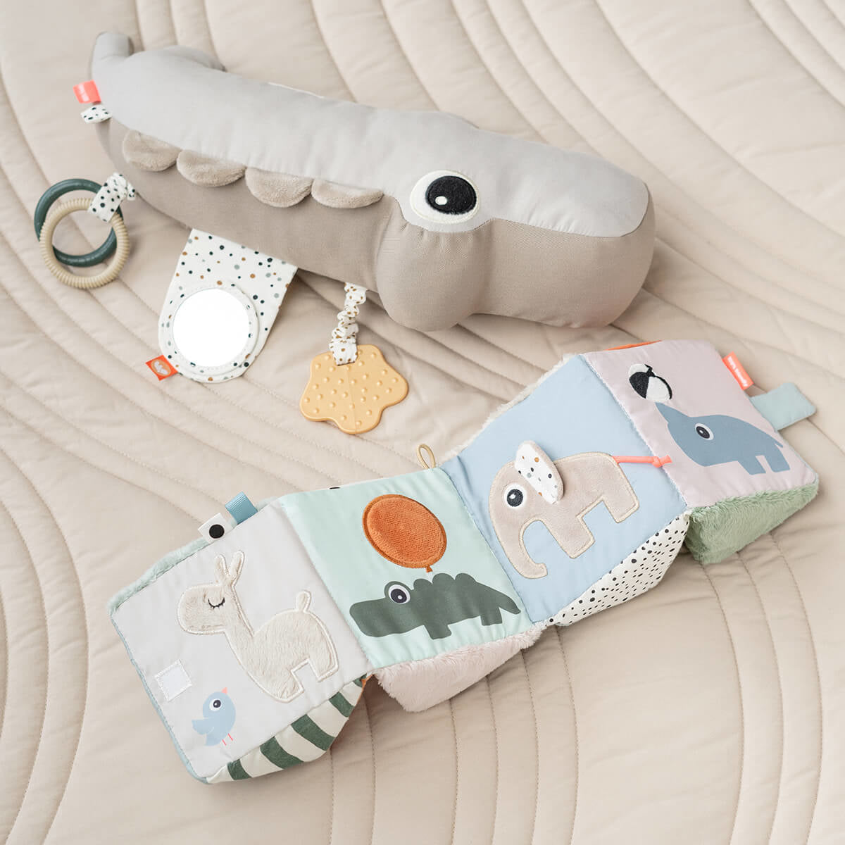 Done by Deer® Zložljiva raziskovalna kocka Deer Friends Done by Deer