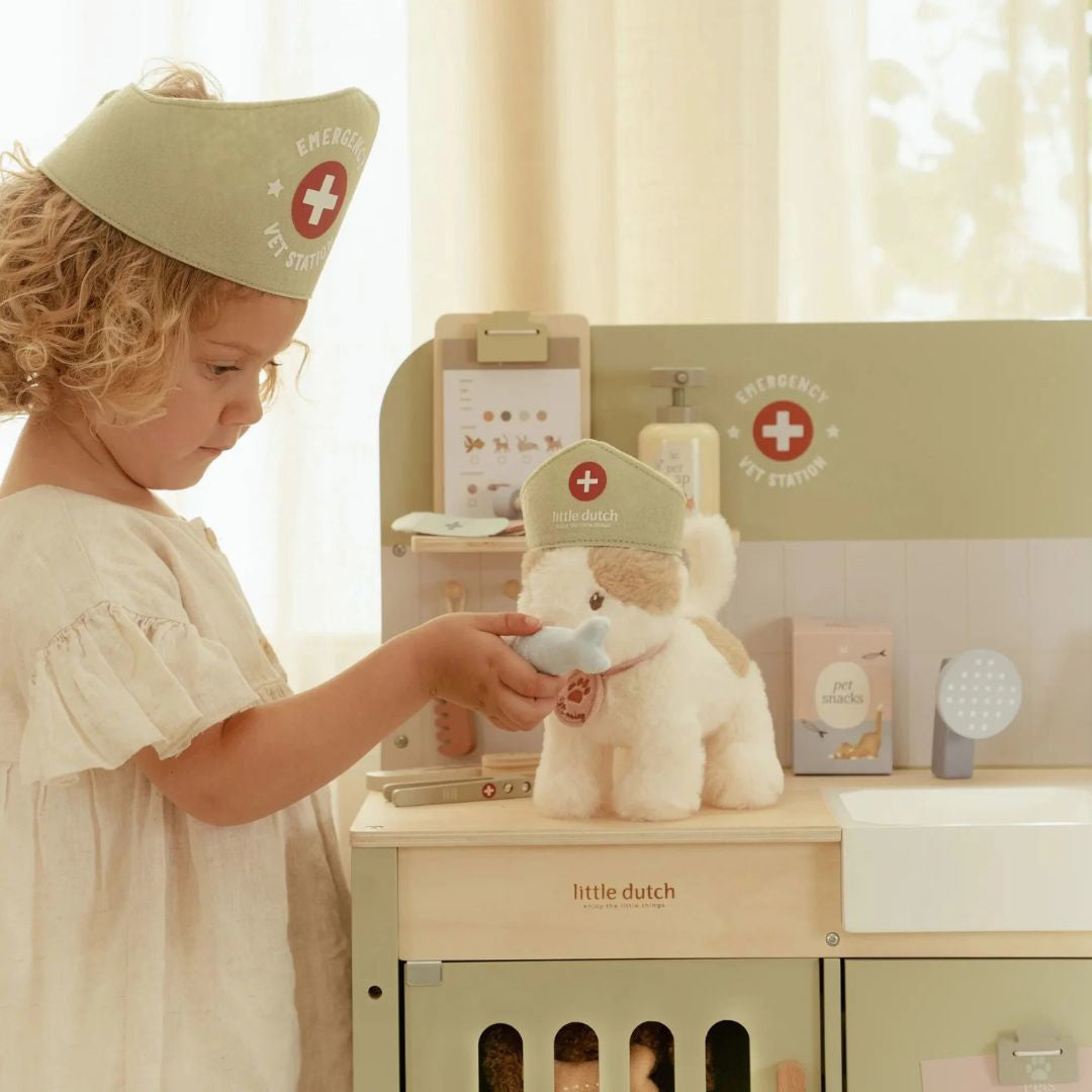 Little Dutch® Otroška lesena veterinarska ordinacija Little Dutch