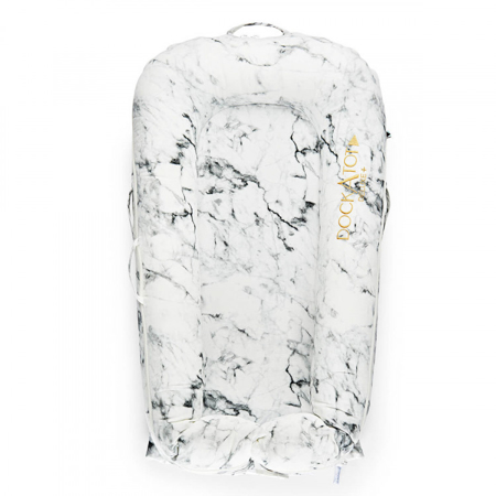 Slika DockAtot® Večnamensko gnezdece Deluxe+ Carrara Marble (0-8m)