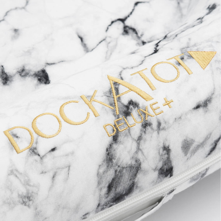 DockAtot® Večnamensko gnezdece Deluxe+ Carrara Marble (0-8m)