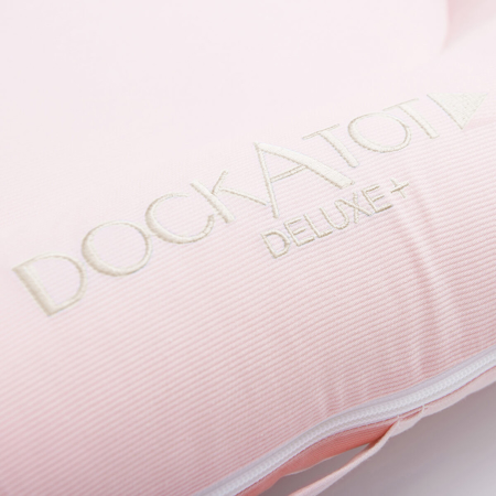 DockAtot® Večnamensko gnezdece Deluxe+ Strawberry Cream (0-8m)