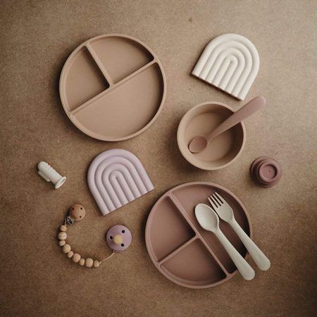 Mushie® Silikonski deljeni krožnik z vakumskim dnom Blush
