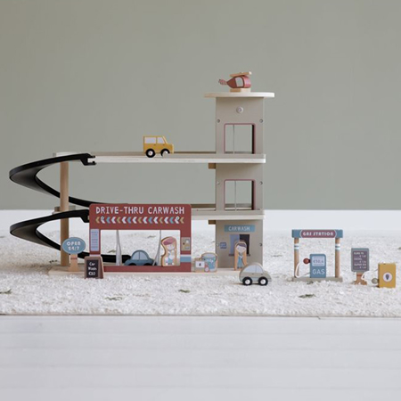 Immagine di Little Dutch® Garage in legno per la ferrovia