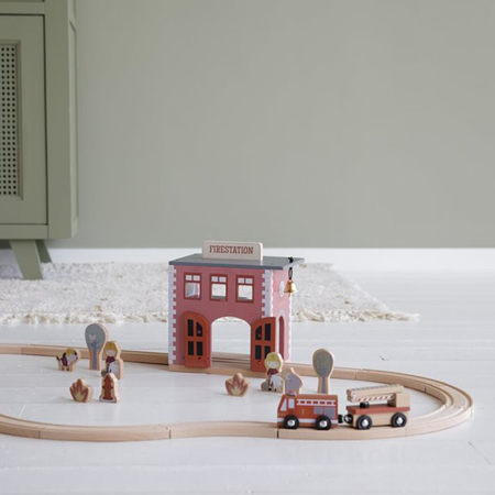 Immagine di Little Dutch® Garage in legno per la ferrovia