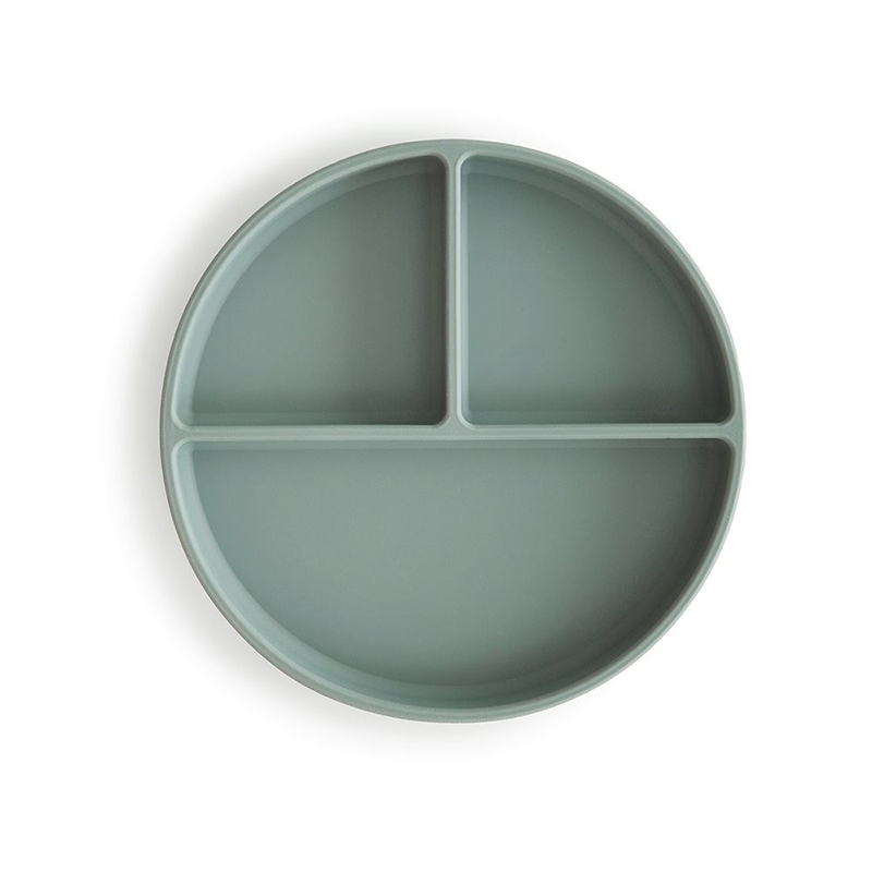 Mushie® Silikonski krožnik z vakumskim dnom Cambridge Blue