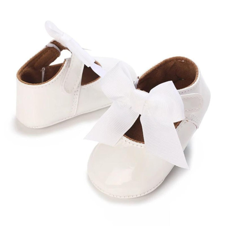 Čevlji za posebne priložnosti za dojenčke Glossy White Bow