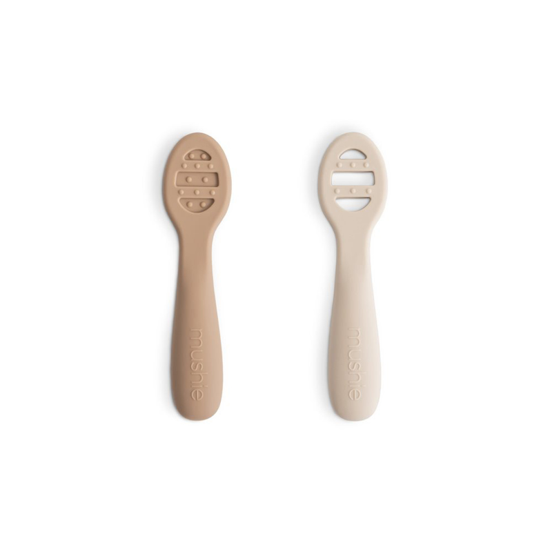 Immagine di Mushie® Set di due cucchiai in silicone Natural/Shifting Sand
