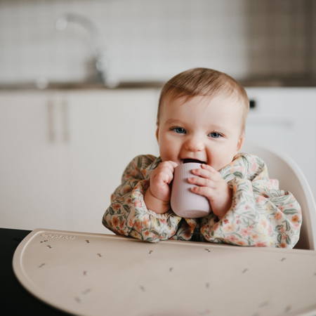 Mushie® Silikonski kozarček MINI Sippy Cup Shifting Sand