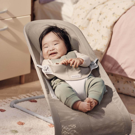 BabyBjörn® Gugalnik Balance Soft Mesh Grey Beige/White