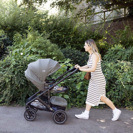 Immagine di Joie® Passeggino Vinca™ Signature + navicella Ramble™ XL Ebony