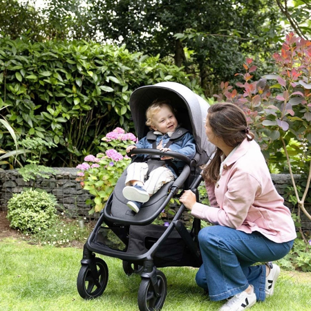 Immagine di Joie® Passeggino Vinca™ Signature + navicella Ramble™ XL Ebony